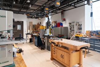 Equipments to work on wood